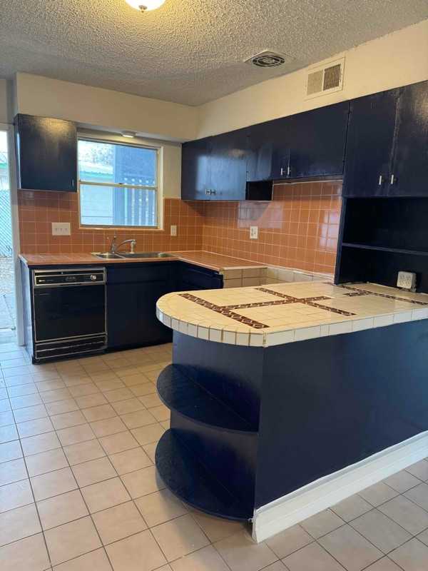 106 Galaxy Dr - Photo 5 of 20