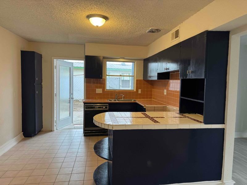 106 Galaxy Dr - Photo 4 of 20