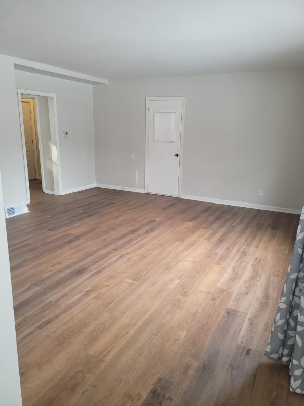 2004 Elmwood St - Photo 3 of 20