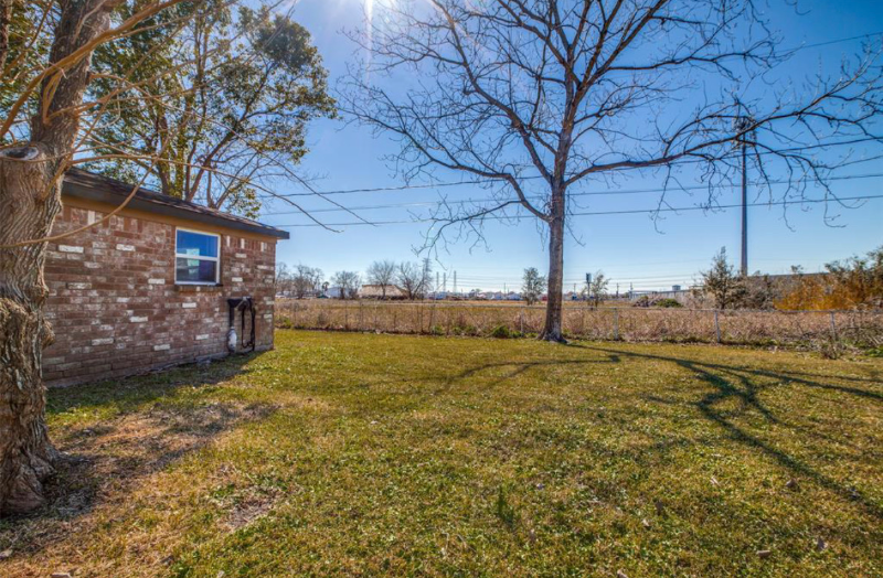 2922 Michael St - Photo 3 of 10