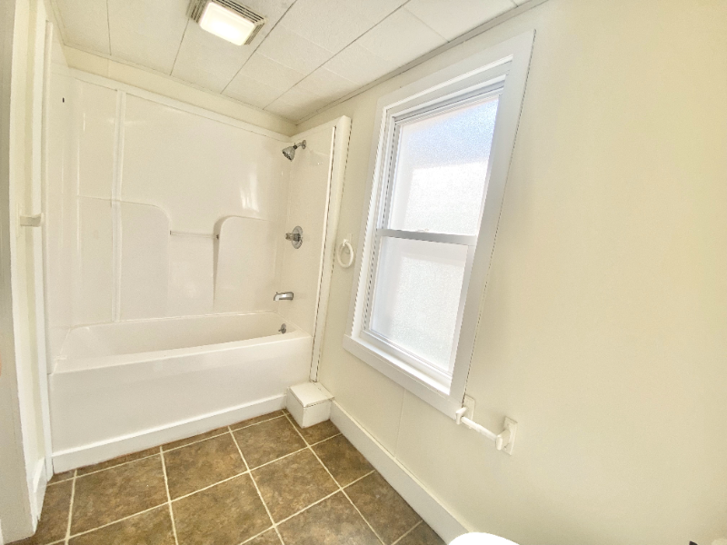 1144 Upper Mulberry St - Photo 5 of 8