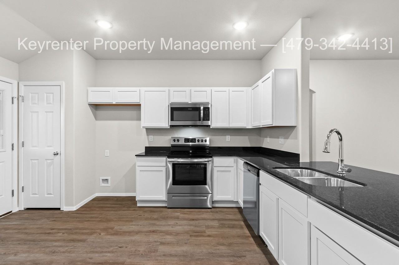 118 Stinson St - Photo 4 of 30