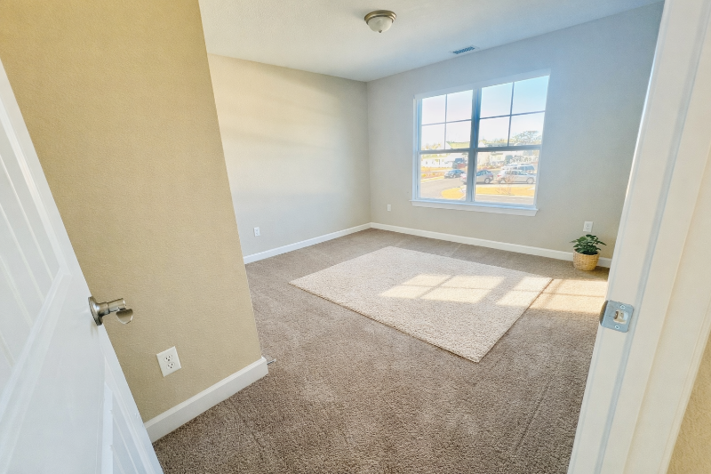 1300 Parkdale St - Photo 6 of 20