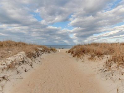 923 E Ocean View Ave - Photo 3 of 27