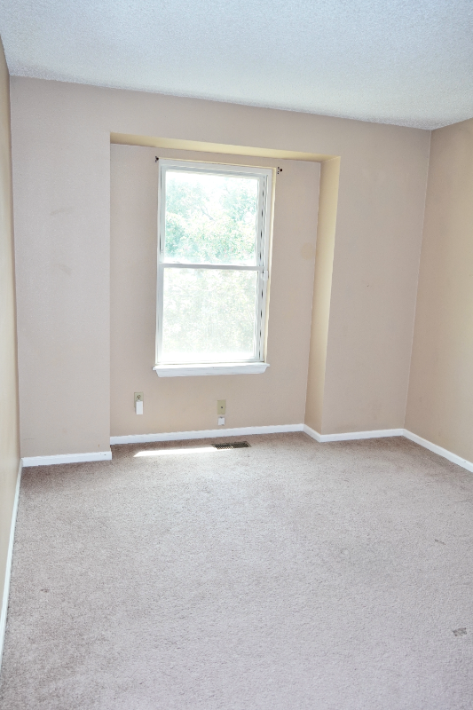 4315 Fletcher Dr - Photo 3 of 19