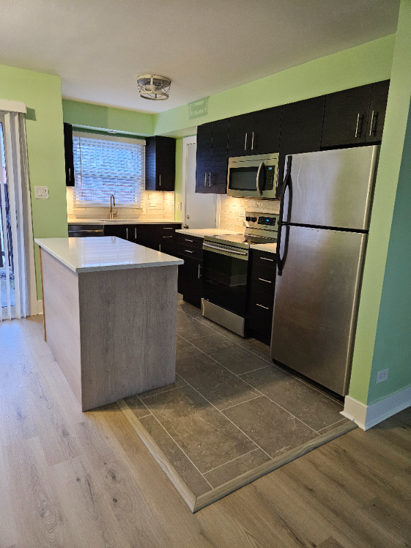 211 Washington Sq #A - Photo 3 of 8