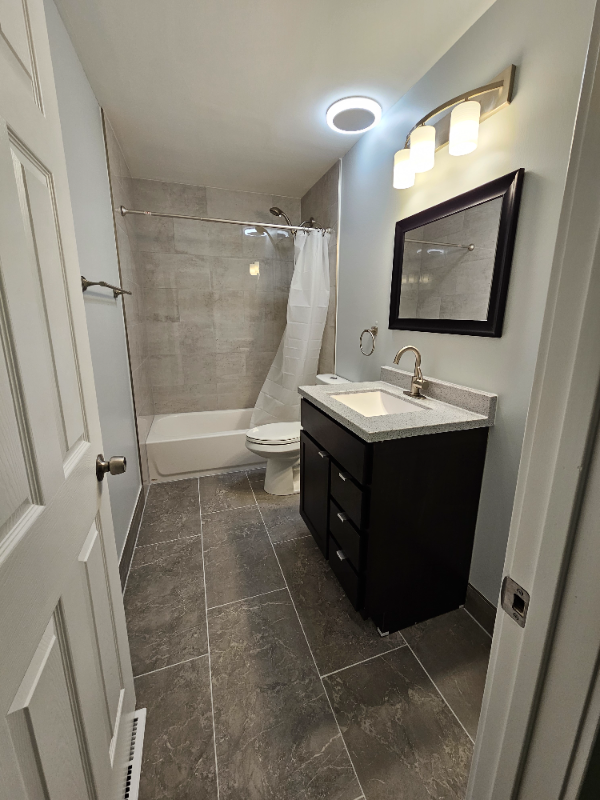 211 Washington Sq #A - Photo 6 of 8