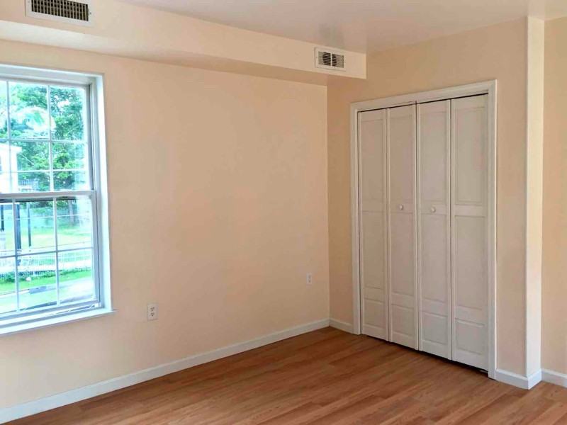 86 Cedar St - Photo 6 of 12