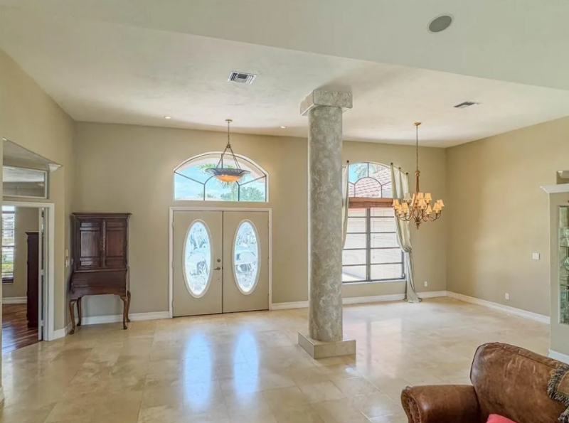 480 Flamingo Ave - Photo 4 of 20