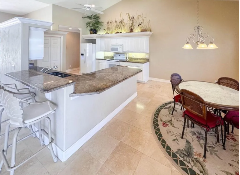 480 Flamingo Ave - Photo 5 of 20