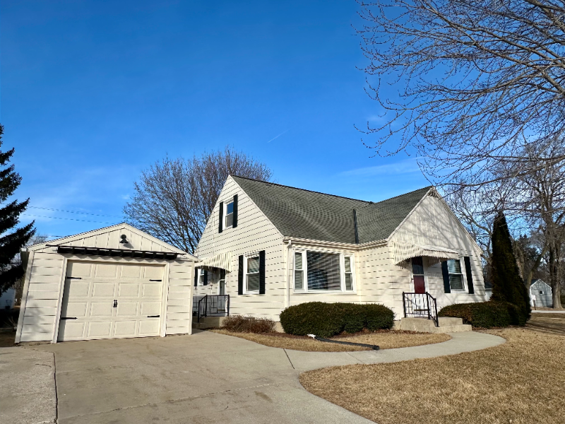 1065 S Bobolink Dr - Photo 2 of 20