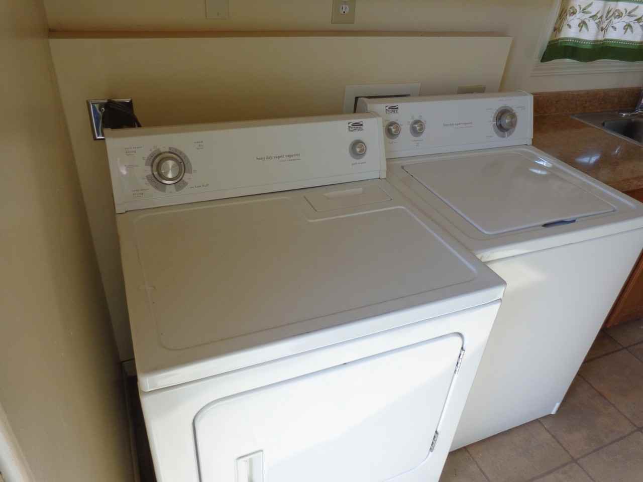 128 Aiken St - Photo 3 of 6