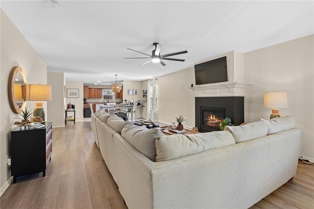 4462 W Alberta St - Photo 4 of 26