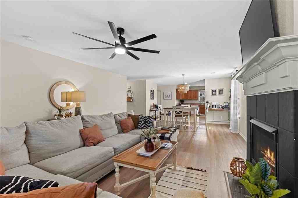 4462 W Alberta St - Photo 5 of 26