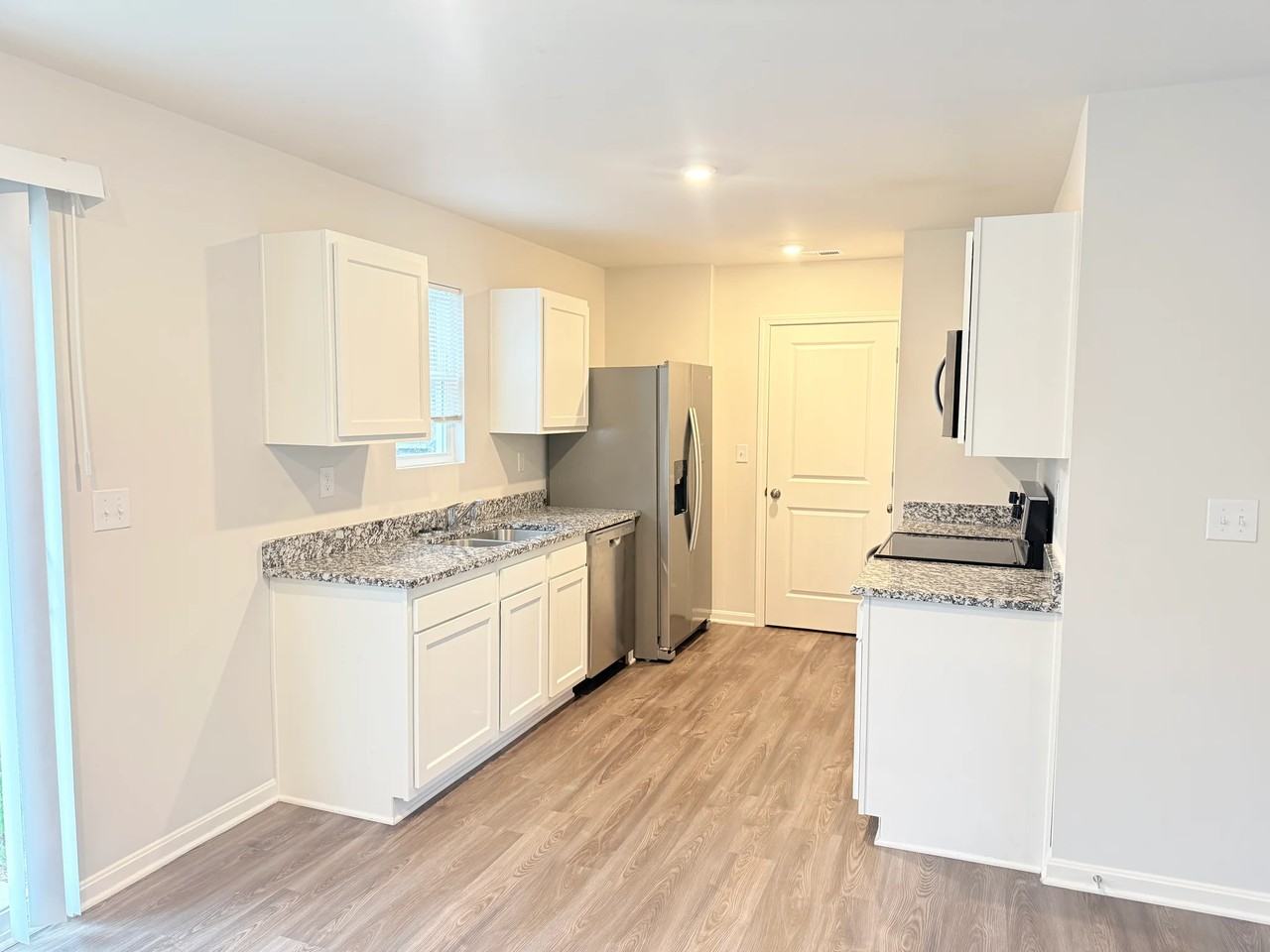 344 Berkley Rd - Photo 4 of 14