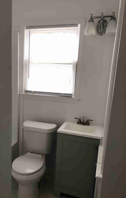 828 Hickam Dr - Photo 2 of 7