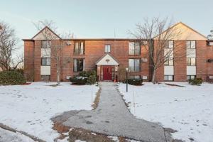 featured image of 36L English Village Rd #304