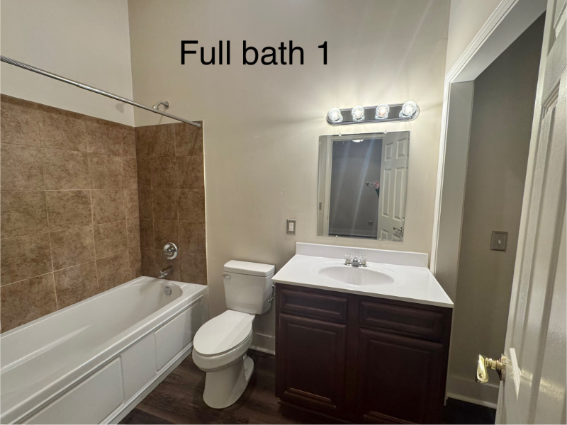 409 Main St #1 - Photo 6 of 9