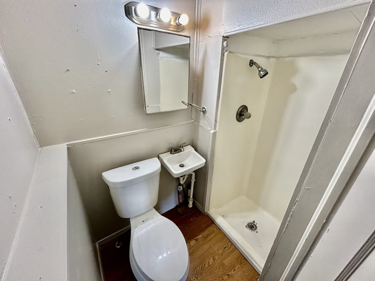 424 1/2 S Johnston St #1 - Photo 5 of 6