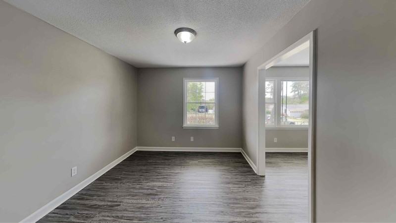 1924 Pontiac Ave - Photo 3 of 10