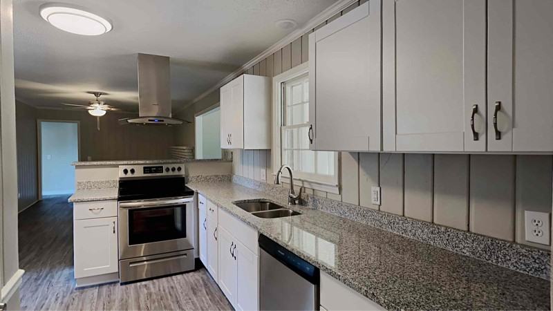 1924 Pontiac Ave - Photo 5 of 10