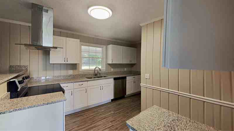 1924 Pontiac Ave - Photo 6 of 10