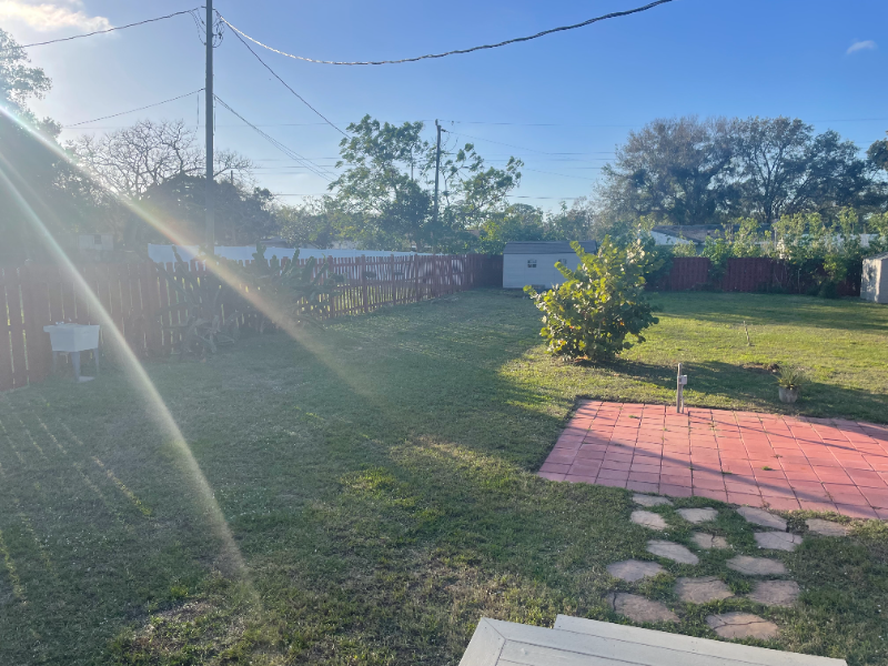 904 Kensington Dr - Photo 2 of 4