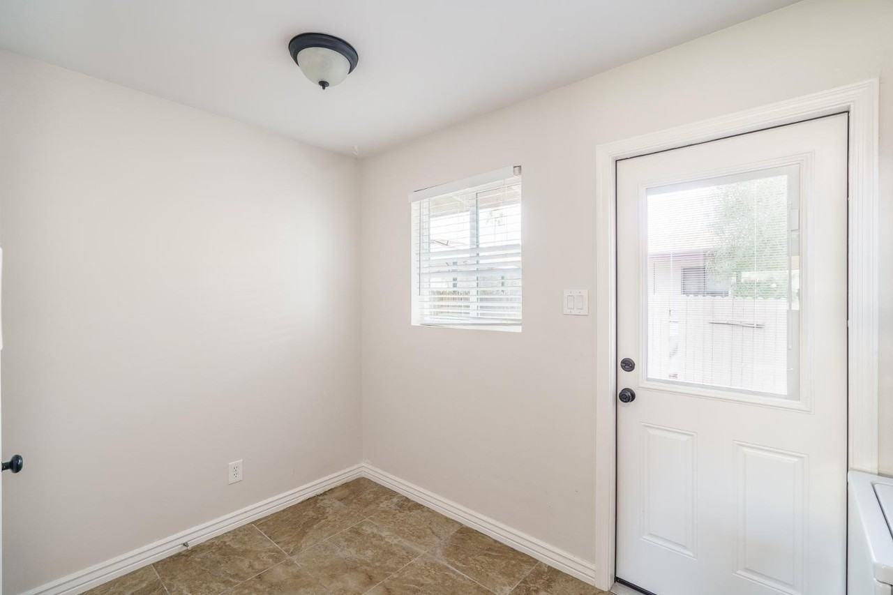 7802 E Heatherbrae Ave Apt 1 - Photo 7 of 12