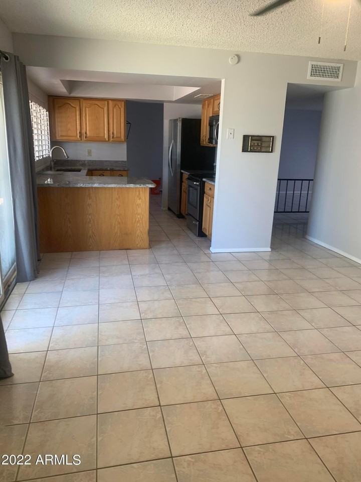 4132 W Shangri La Rd - Photo 4 of 11