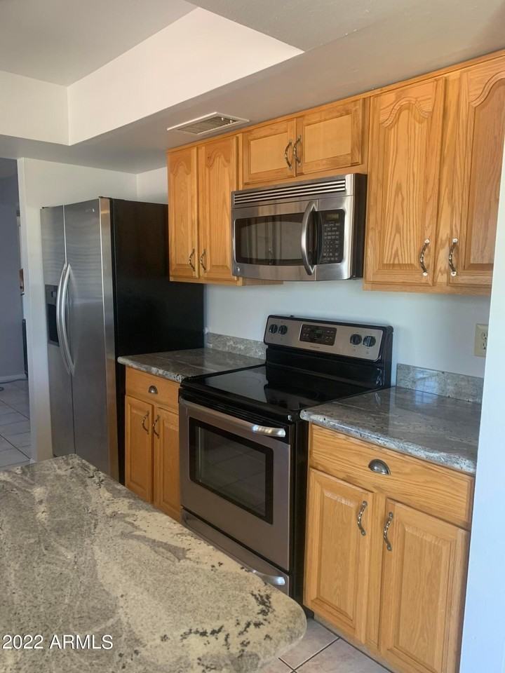 4132 W Shangri La Rd - Photo 5 of 11