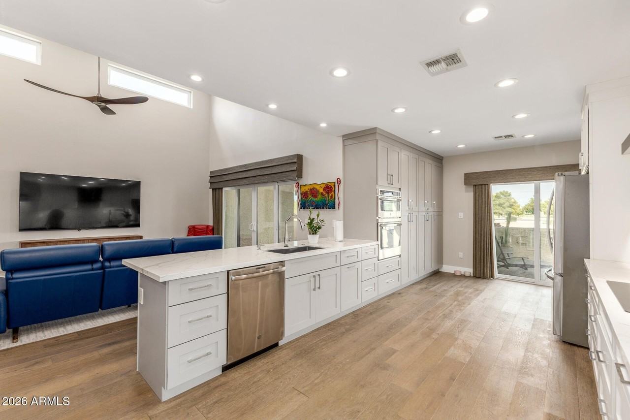 5137 N 79th Pl - Photo 5 of 38