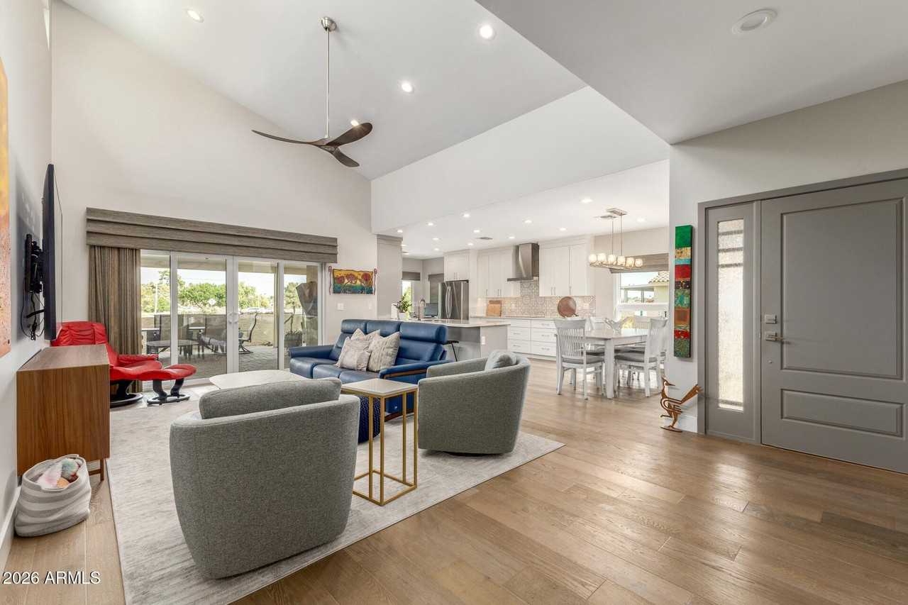 5137 N 79th Pl - Photo 7 of 38