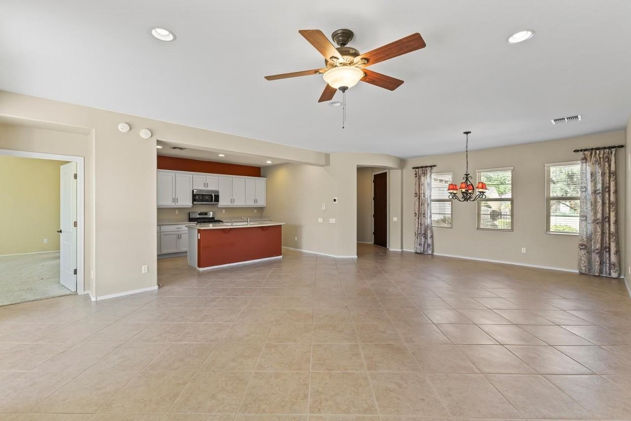 12911 W Rincon Dr - Photo 6 of 28