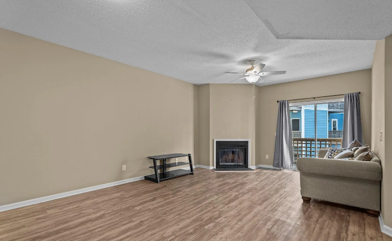 4230 Wilshire Blvd #D204 - Photo 3 of 9