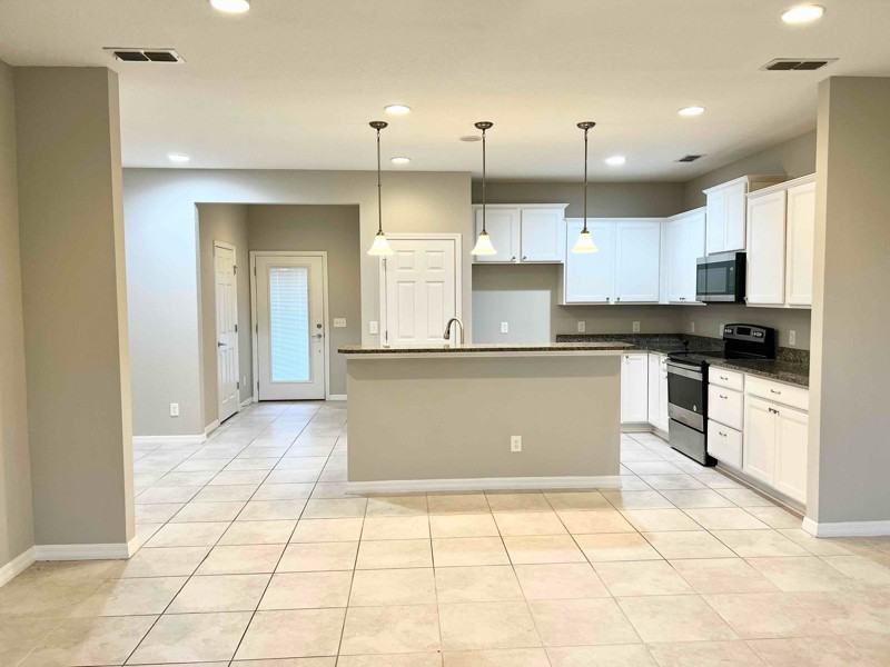 14320 Dovewind Ct - Photo 3 of 8