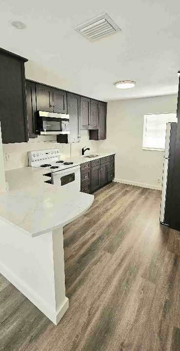 765 W 7th St #3 - Photo 3 of 10