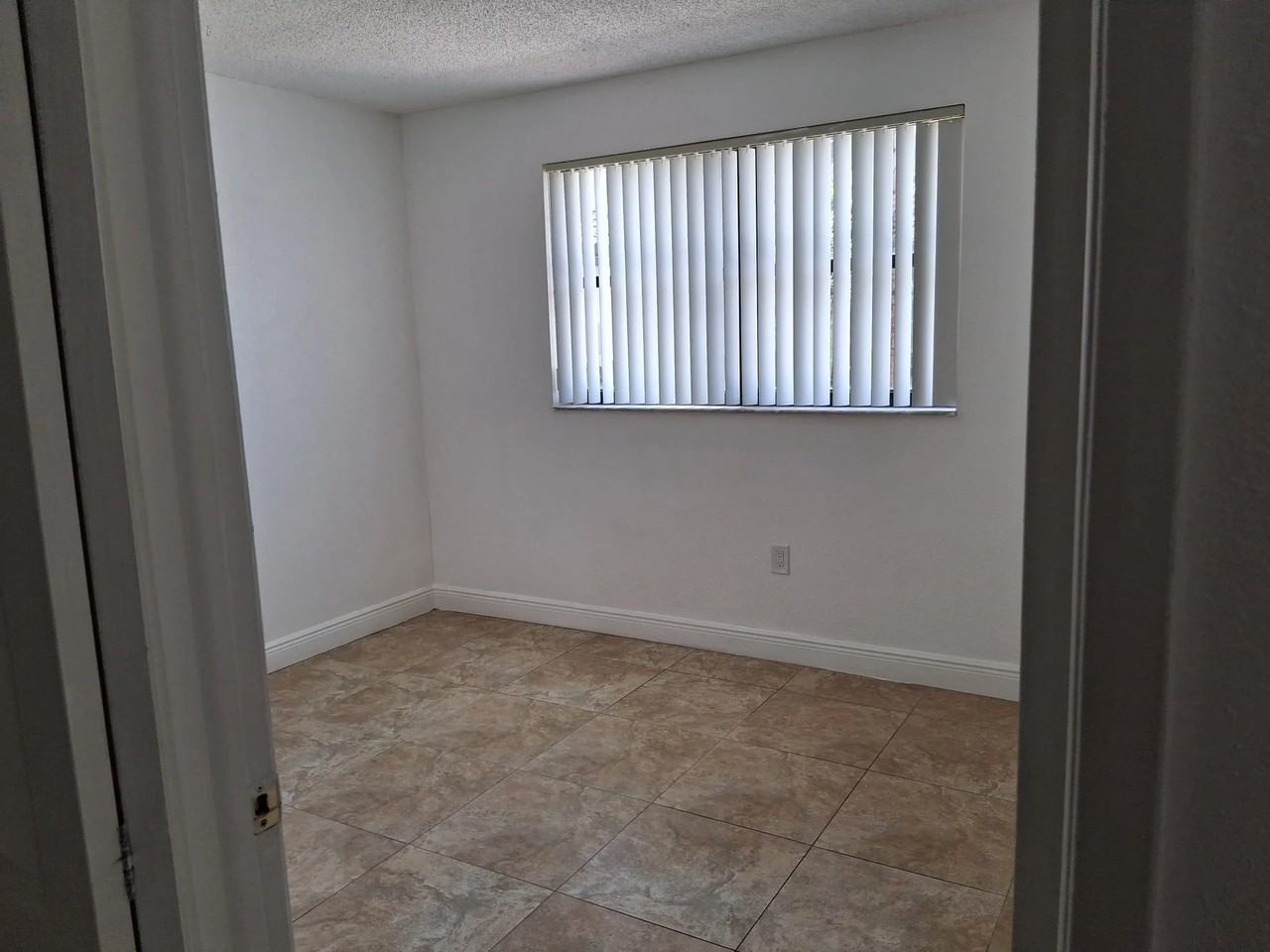 9829 Nob Hill Ln - Photo 3 of 14