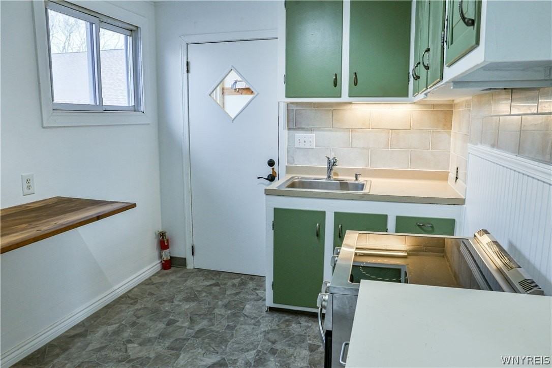 21 Center Street unit: Upper - Photo 3 of 9