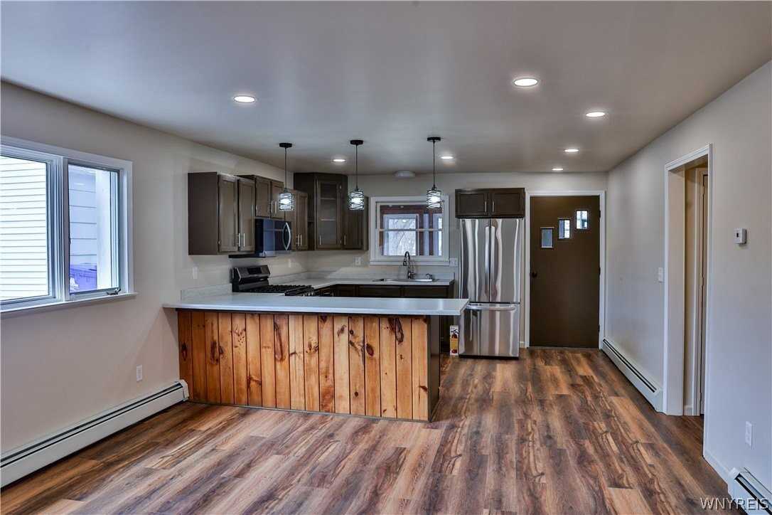 21 Center St Unit Rear - Photo 3 of 16