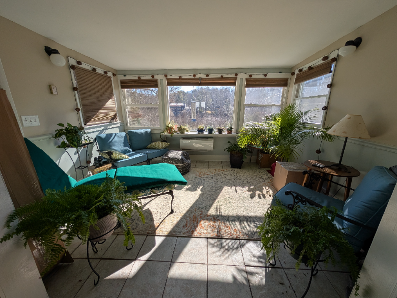 115 Lake Dr - Photo 3 of 19