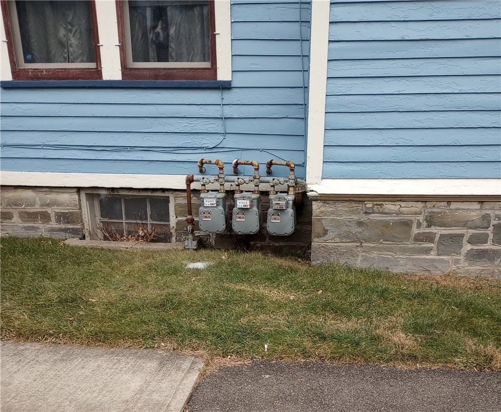 364 W Gray St - Photo 2 of 2