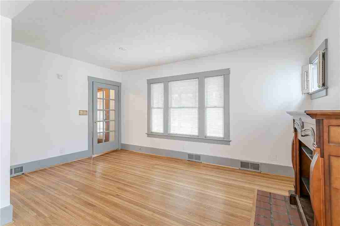 176 Merwin Ave - Photo 5 of 24