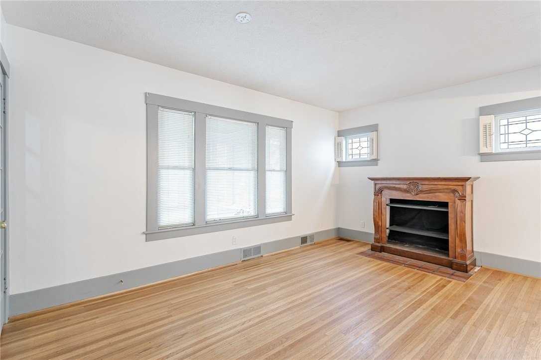 176 Merwin Ave - Photo 7 of 24