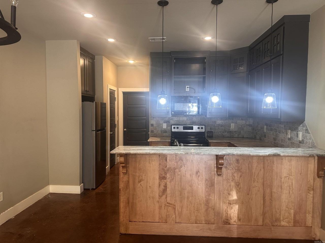 208 Ethel Dr Unit 2 - Photo 2 of 9