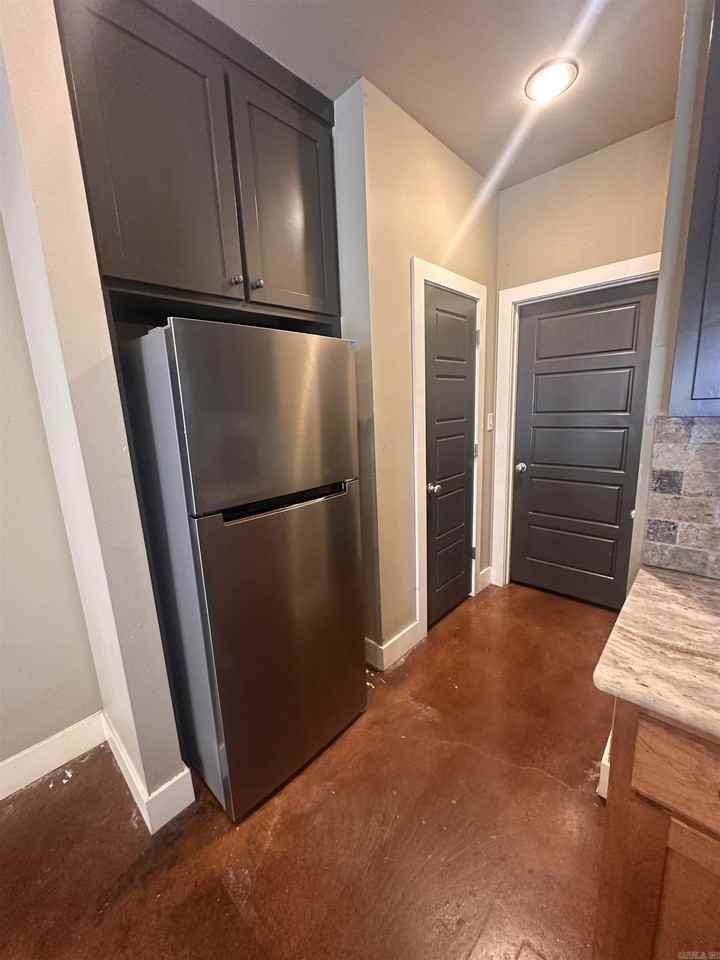 208 Ethel Dr Unit 2 - Photo 3 of 9