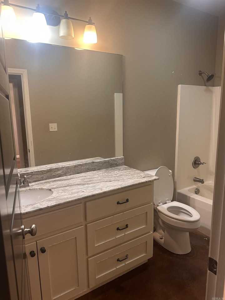 208 Ethel Dr Unit 2 - Photo 6 of 9