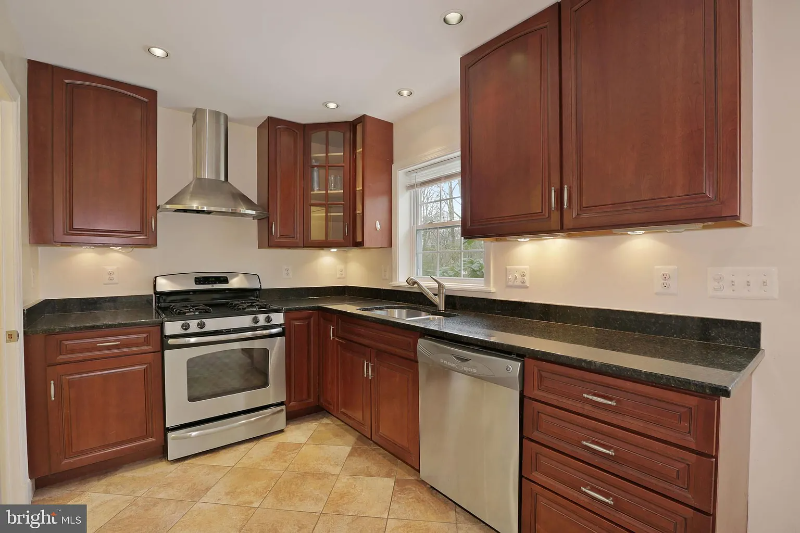 11017 Marcliff Rd - Photo 6 of 20