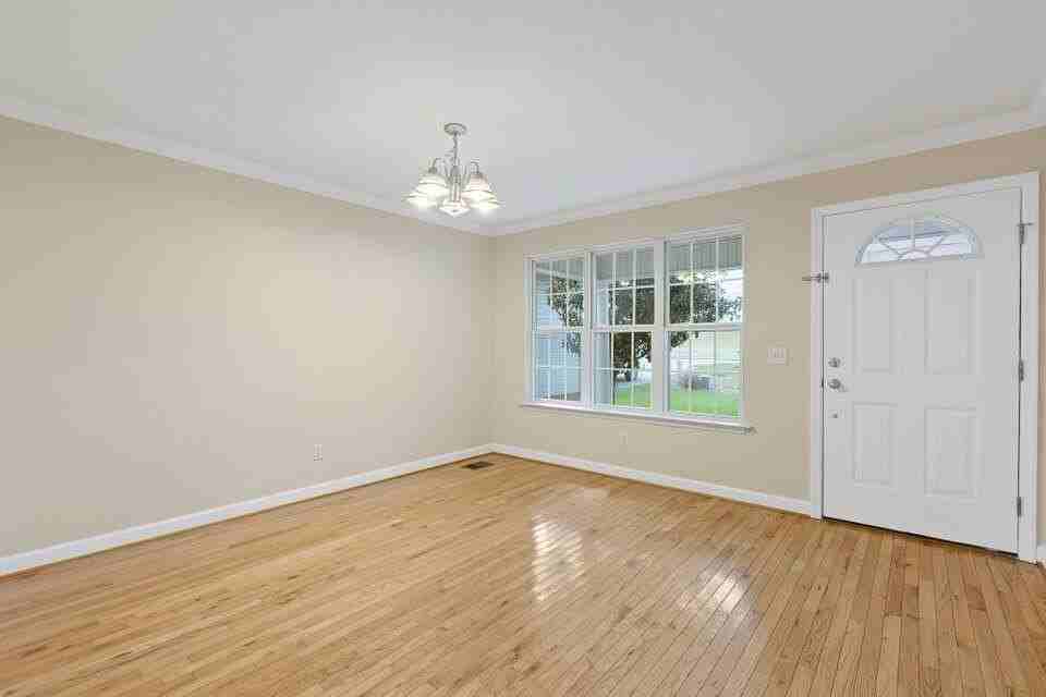 88 Battle Farm Ct - Photo 3 of 33