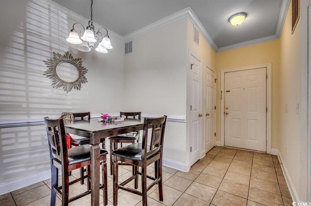 2041 Silvercrest Dr - Photo 2 of 8