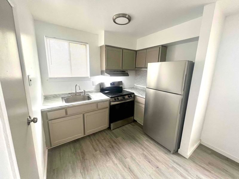 800 Cedar St - Photo 2 of 18